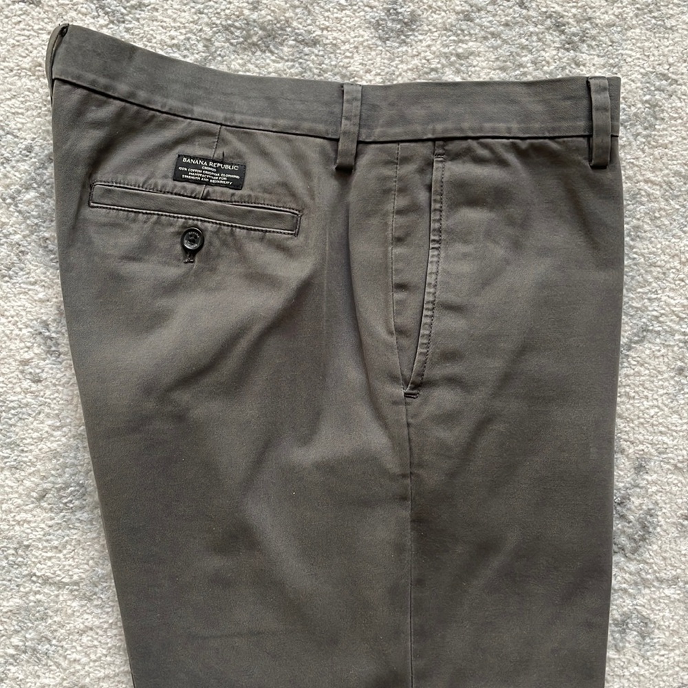 Men’s grey BR Emerson chino pants